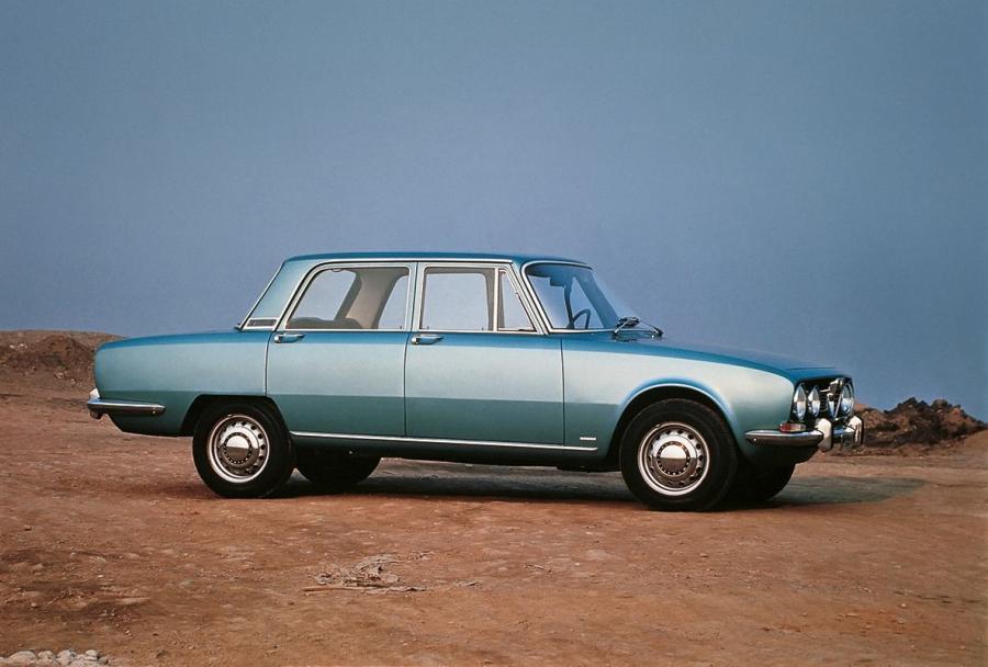  Alfa Romeo 1750 Berlina (105) 1967 года  (фото 3 из 16)
